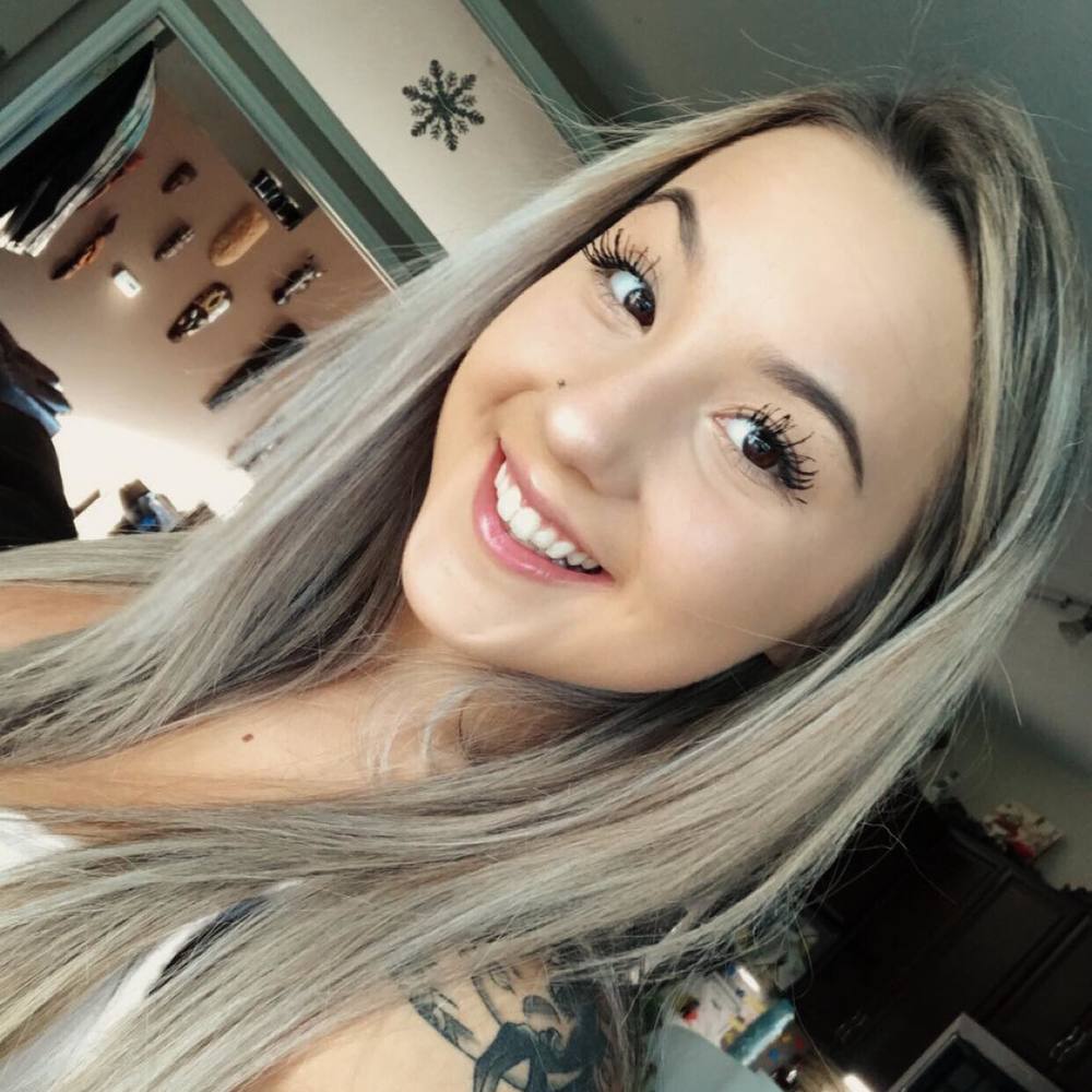 Meet your Posher, Krystal maria